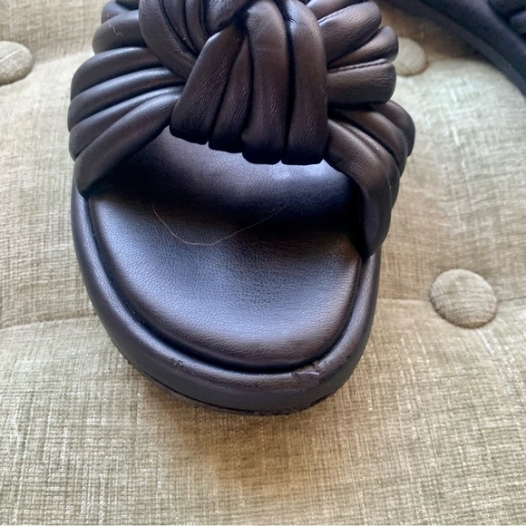 Seychelles Women’s Simply The Best Leather Slide Sandal - Picture 4 of 6